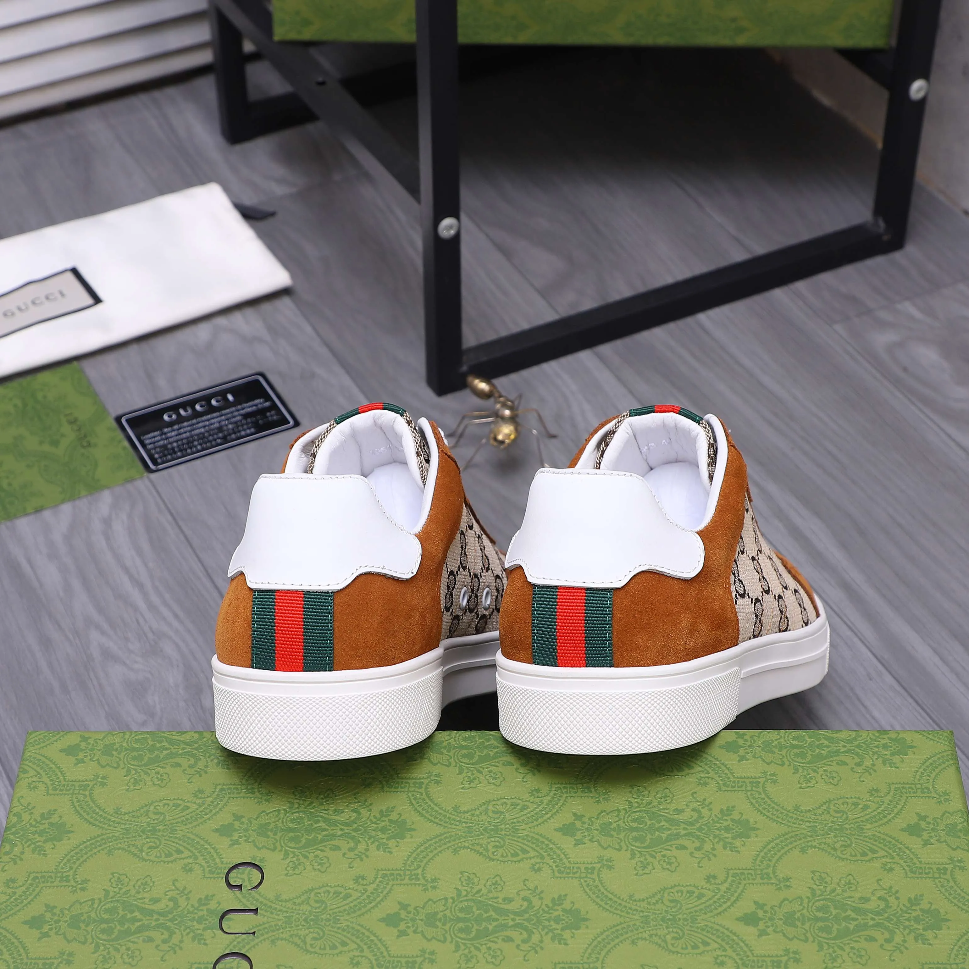 Men's shoes 💰p400 Product trademark: GUCCI "Gucci" casual lace-up men's shoes Regular size: 38-45 (45 is custom-made and non-returnable) Product materials: Selected classic woven stitching frosted cowhide upper, pigskin lining, original rubber outsole